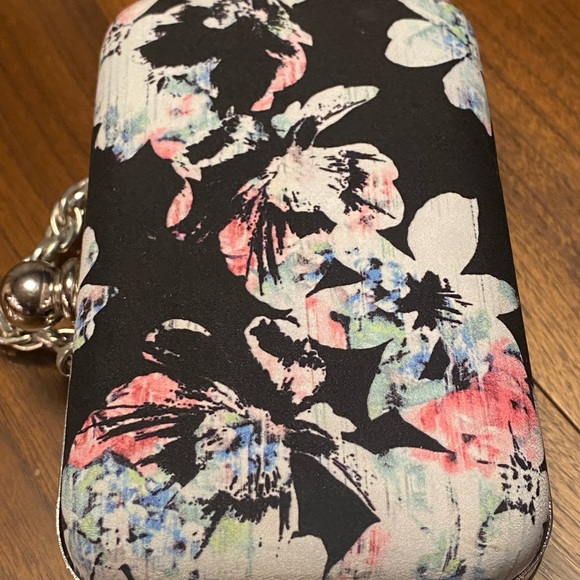 White House Black Market Floral Print Clutch - Picture 6 of 8